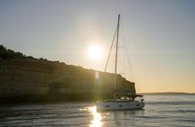 Sunrise cruise along Algarve coast and Benagil Caves