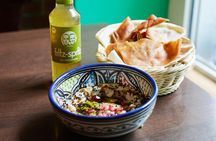 Food and history guided walking tour in East Berlin