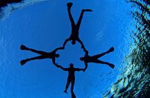 Black and blue snorkeling tour in Silfra