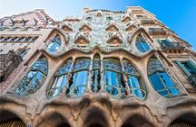 Walking tour by Antoni Gaudí's Modernist landmarks