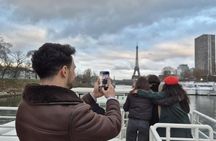Paris Seine River sightseeing guided cruise from Vedettes du Pont Neuf