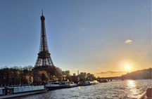 Sunset cruise with champagne on the Seine River in Paris