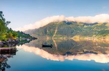 Hardangerfjord and waterfalls guided tour with lunch