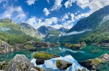 Easy hike to Bondhus Glacier Lake with lunch in Rosendal from Bergen