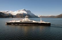 Easy hike to Bondhus Glacier Lake with lunch in Rosendal from Bergen