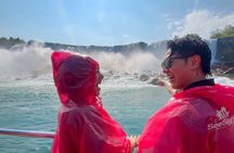 Niagara Falls Canada small-group walking tour with cruise