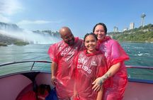 Niagara Falls Canada small-group walking tour with cruise