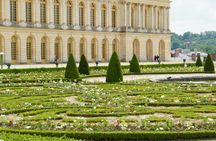 Palace of Versailles and the Trianon with transportation from Paris