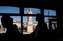 Lisbon bus and tram hop-on hop-off combined tickets