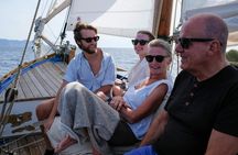 Day cruise in the calanques with lunch and wine