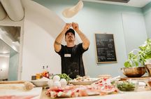 Family-friendly pizza-making experience in Trastevere