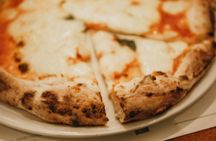 Family-friendly pizza-making experience in Trastevere