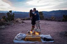 Romantic off-road adventure and picnic in Spring Mountain Range