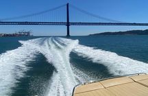 Yacht tour along the Tagus River in Lisbon with drinks and snacks