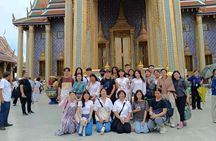 Private tour of Bangkok Grand Palace and Temples in a luxury vehicle