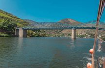 Douro half-day tour with wine, boat trip and viewpoint