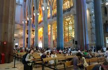 In-Depth Tour of Gaudí's Sagrada Família in a Small Group