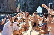 Shared boat tour of Capri with limoncello tasting