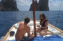 2-hour private boat tour around Capri
