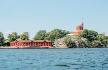 Stockholm archipelago 105-minute boat tour with guide