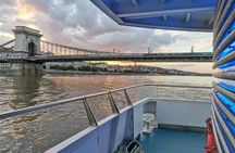 Sunset cruise with drink and audio guide in Budapest