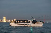 Premium boat experience in Lisbon with sangria