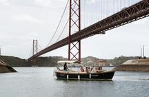 Evening premium boat experience in Lisbon
