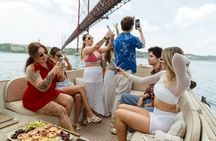 Evening premium boat experience in Lisbon