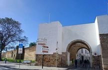 Self-guided scavenger hunt and walking tour in Faro