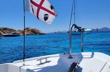 Authentic Sardinian gozzo boat tour in Costa Smeralda with aperitif