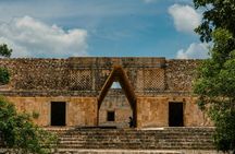 Historical tour of the Ruta Pucc with pick-up from Mérida