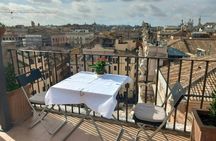 House museum tour with rooftop aperitif and Trevi Fountain in Rome