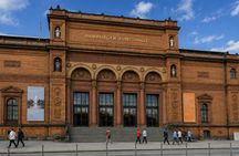 Hamburger Kunsthalle skip-the-line ticket, city audio guide and eSIM