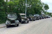 Private Budapest tour in retro military 4x4 with drinks