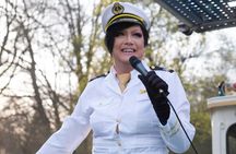 Berlin boat tour with drag queen Audrey Naline