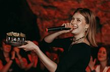 Kraków social bar tour with 1-hour open bar and karaoke