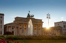 Guided photo tour of Berlin's landmarks with local photographers