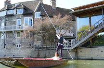 Cambridge walking tour and punting experience