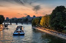 Guided tour of the Louvre Museum with Seine river cruise ticket