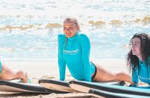 Surfing lesson for beginners at Surfers Paradise