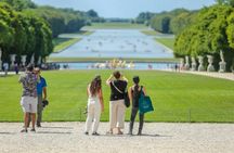 Versailles Palace with guide, entry and round-trip transfer from Paris