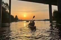 Guided sunset kayak eco-tour in Stockholm City