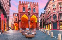 Bologna private walking tour with a local
