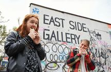 Food and history guided walking tour in East Berlin