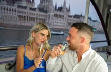 Danube dinner and lights cruise with 3-course meal in Budapest