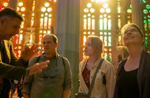 In-Depth Tour of Gaudí's Sagrada Família in a Small Group