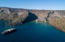 Santorini volcano sightseeing tour