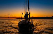Sunset private yacht tour in Lisbon
