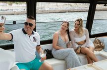 Birthday private sunset cruise on Tagus River