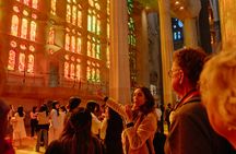 Sagrada Familia highlights guided tour with skip-the-line entry